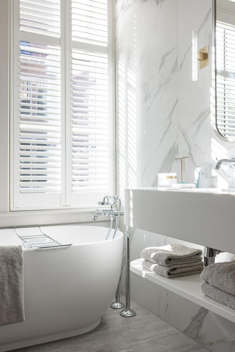 Pillows hotel shutters badkamer Pillows hotel shutters badkamer