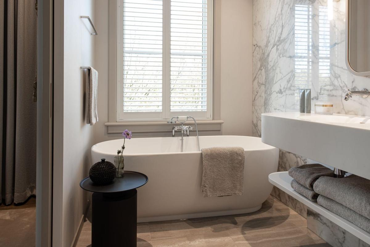 Pillows badkamer shutters Pillows badkamer shutters